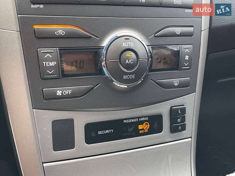 Седан Toyota Corolla 2008 в Киеве