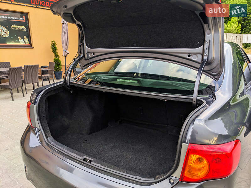 Седан Toyota Corolla 2008 в Копычинце