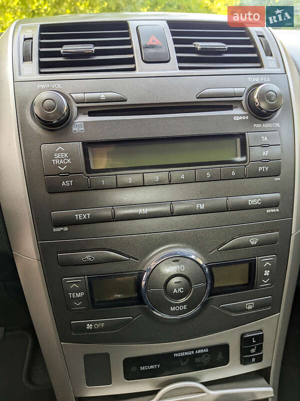 Седан Toyota Corolla 2008 в Копычинце