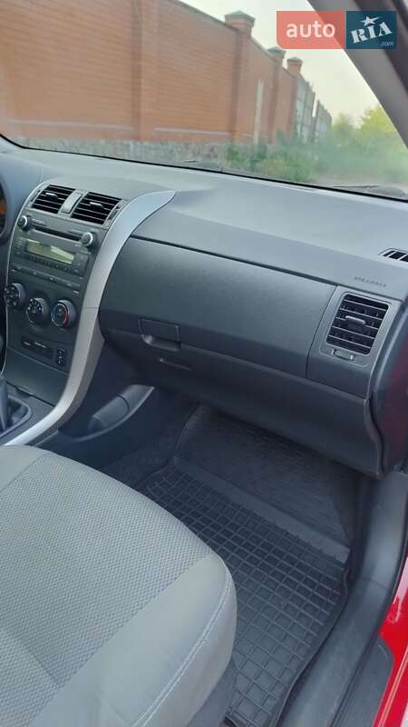 Седан Toyota Corolla 2009 в Новомосковске