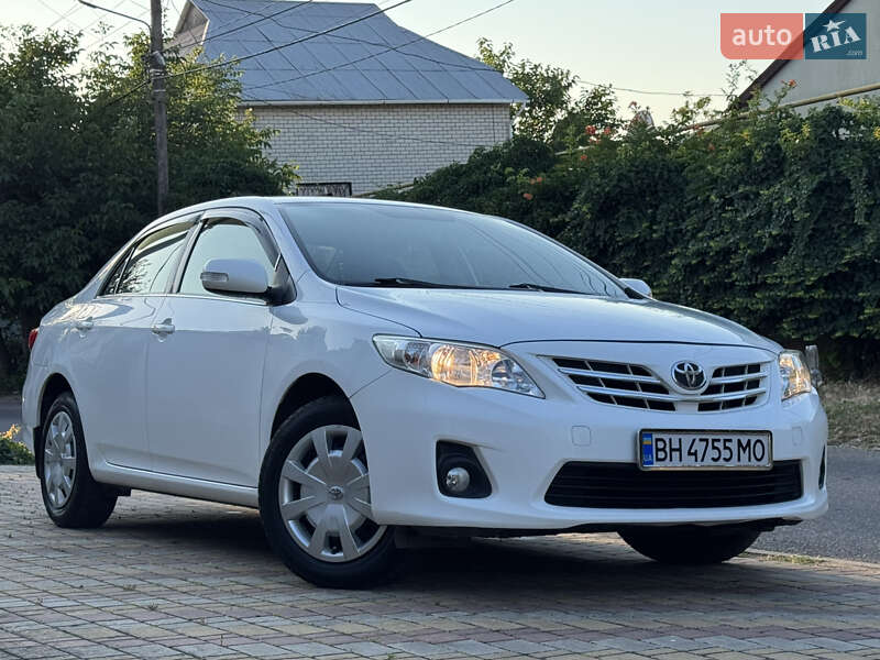 Седан Toyota Corolla 2010 в 