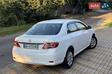 Седан Toyota Corolla 2010 в 