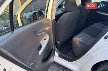 Седан Toyota Corolla 2010 в 