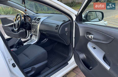 Седан Toyota Corolla 2010 в 