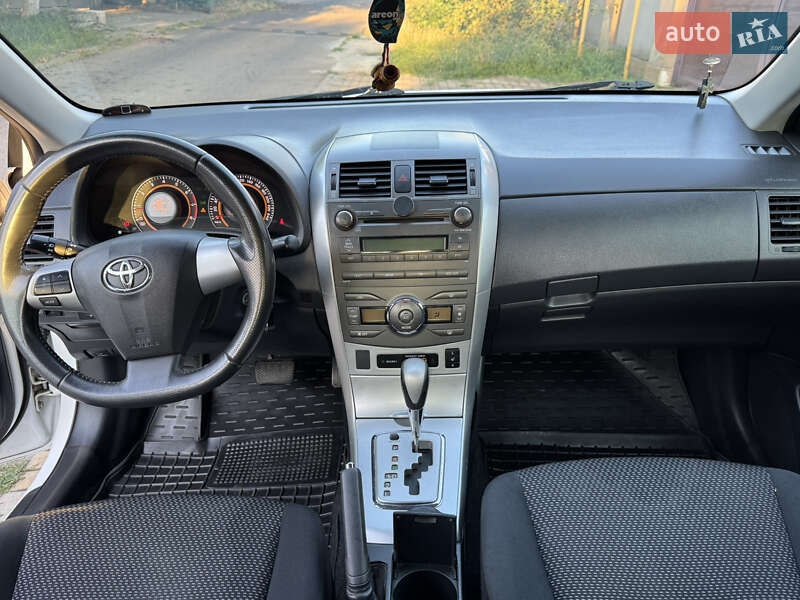 Седан Toyota Corolla 2010 в Одессе