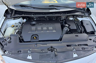 Седан Toyota Corolla 2010 в 