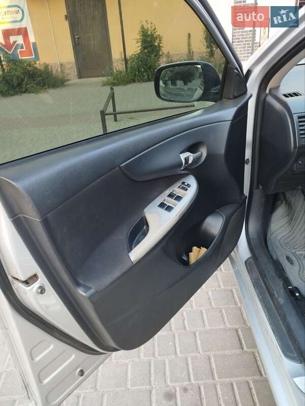 Седан Toyota Corolla 2008 в Белгороде-Днестровском