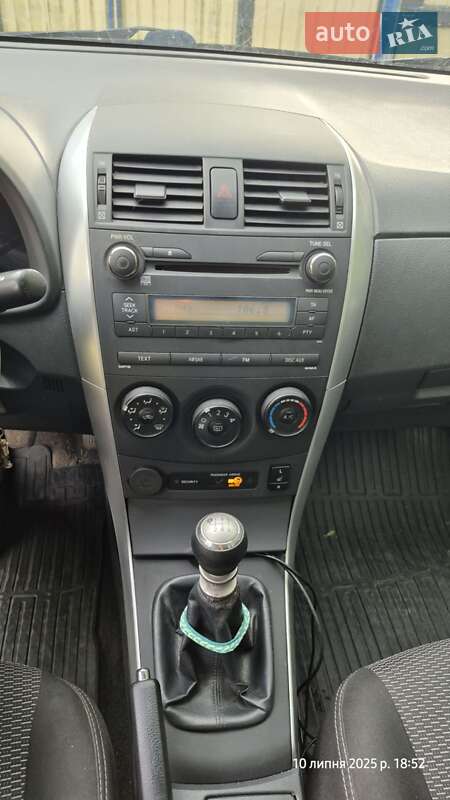 Седан Toyota Corolla 2011 в Києві