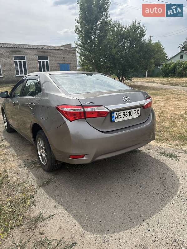 Седан Toyota Corolla 2014 в Петровому фото 3 Седан Toyota Corolla 2014 в Петровому