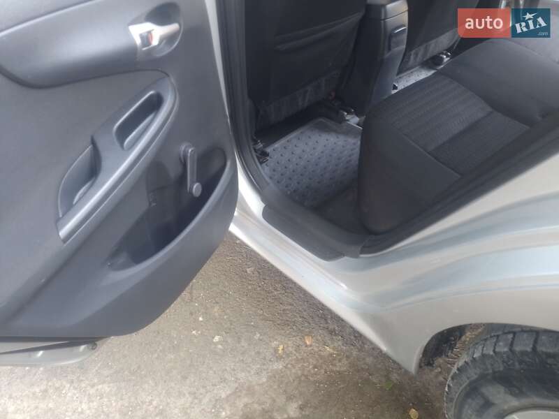 Седан Toyota Corolla 2008 в Козове