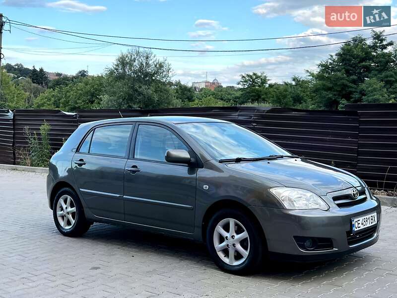 Хэтчбек Toyota Corolla 2005 в Черновцах