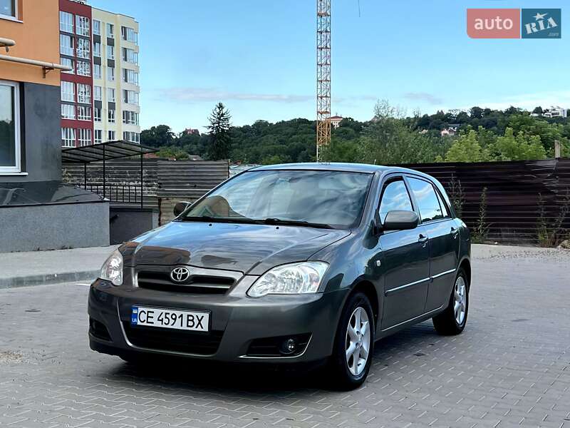 Хэтчбек Toyota Corolla 2005 в Черновцах