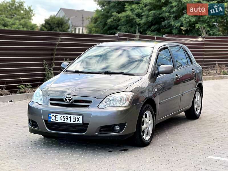 Хэтчбек Toyota Corolla 2005 в Черновцах