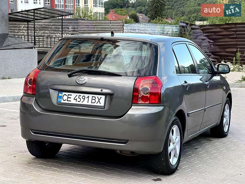 Хэтчбек Toyota Corolla 2005 в Черновцах