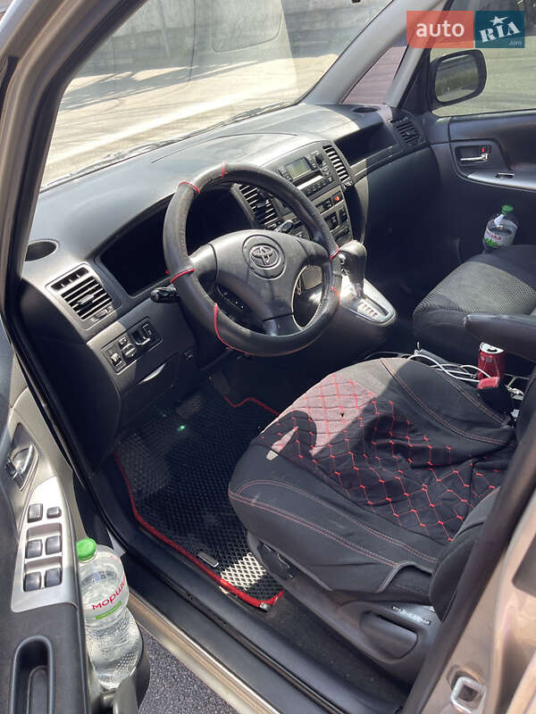 Универсал Toyota Corolla 2003 в Киеве