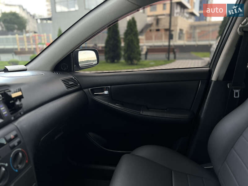 Седан Toyota Corolla 2005 в Києві