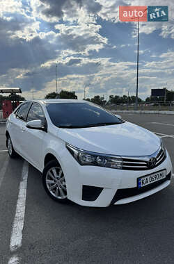 Седан Toyota Corolla 2014 в Києві
