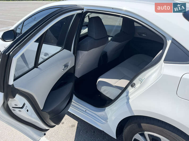 Седан Toyota Corolla 2019 в Запорожье