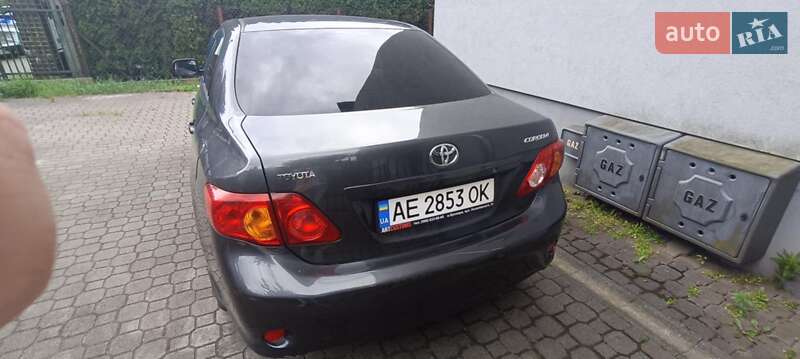 Седан Toyota Corolla 2008 в Львове