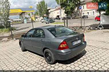Седан Toyota Corolla 2004 в 