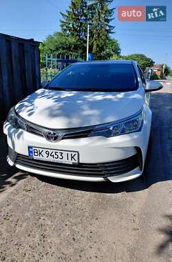 Седан Toyota Corolla 2018 в Ахтырке