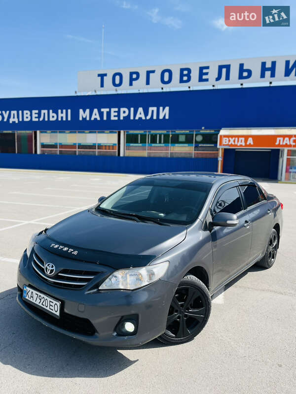 Седан Toyota Corolla 2011 в Каменец-Подольском