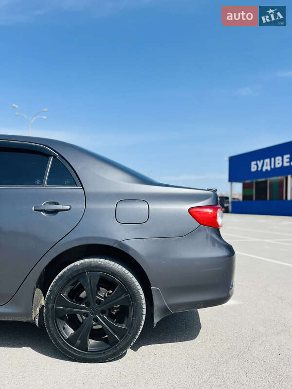 Седан Toyota Corolla 2011 в Каменец-Подольском