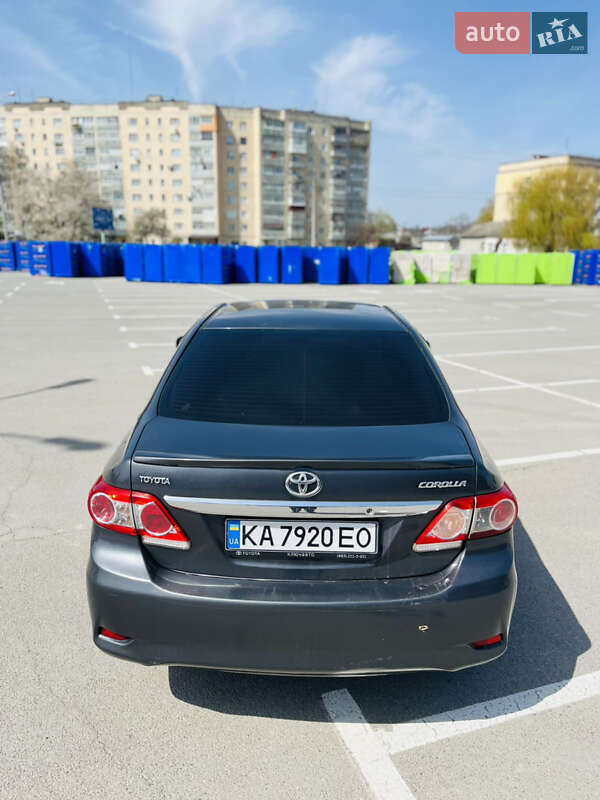Седан Toyota Corolla 2011 в Каменец-Подольском