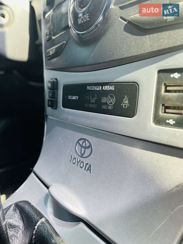 Седан Toyota Corolla 2011 в Каменец-Подольском