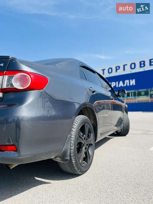 Седан Toyota Corolla 2011 в Каменец-Подольском