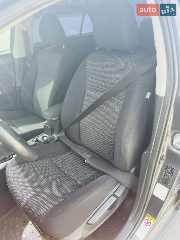 Седан Toyota Corolla 2011 в Каменец-Подольском