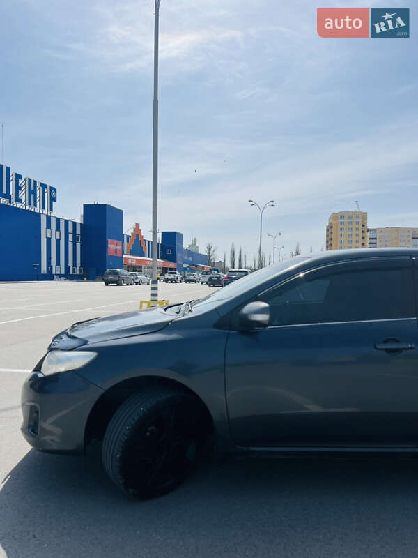 Седан Toyota Corolla 2011 в Каменец-Подольском
