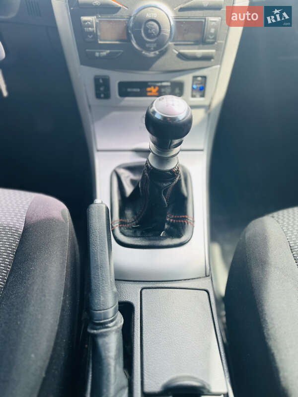 Седан Toyota Corolla 2011 в Каменец-Подольском