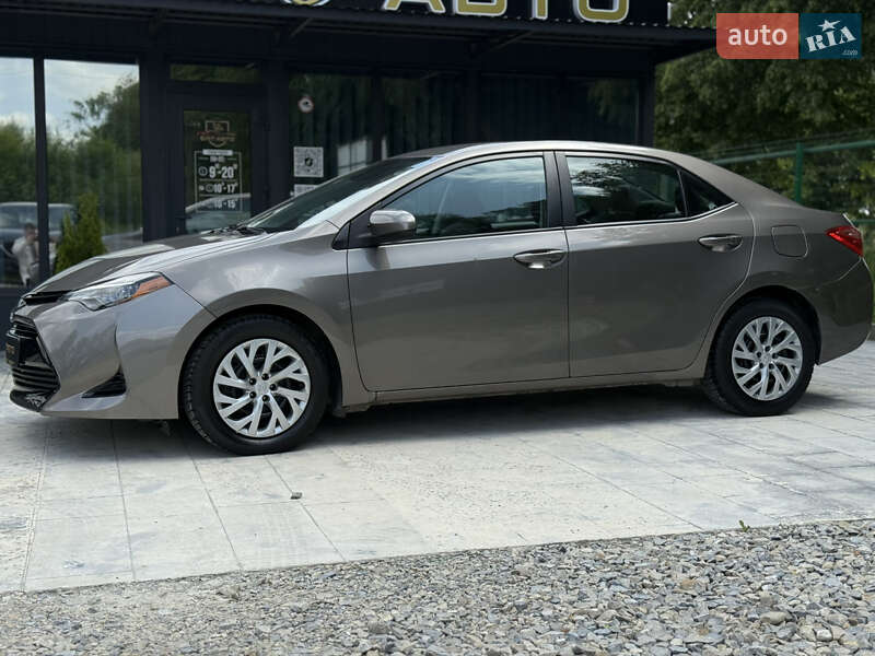 Седан Toyota Corolla 2018 в Ивано-Франковске