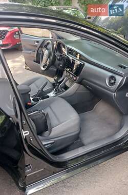 Седан Toyota Corolla 2018 в 
