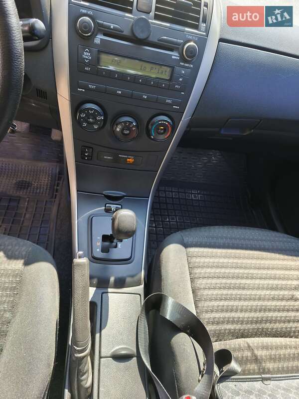 Седан Toyota Corolla 2007 в Днепре