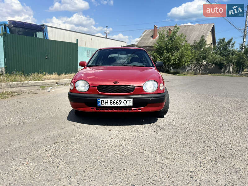 Хэтчбек Toyota Corolla 1998 в Одессе
