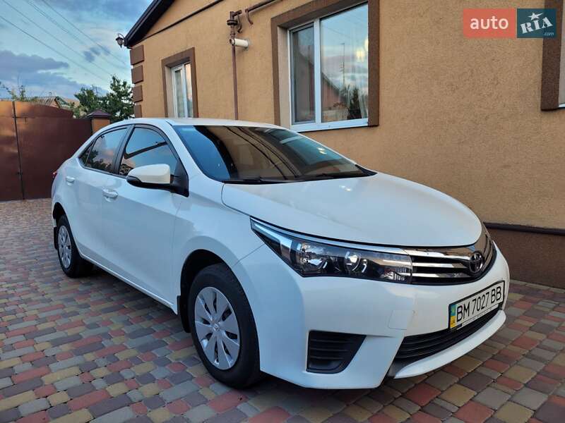 Седан Toyota Corolla 2014 в Миргороде