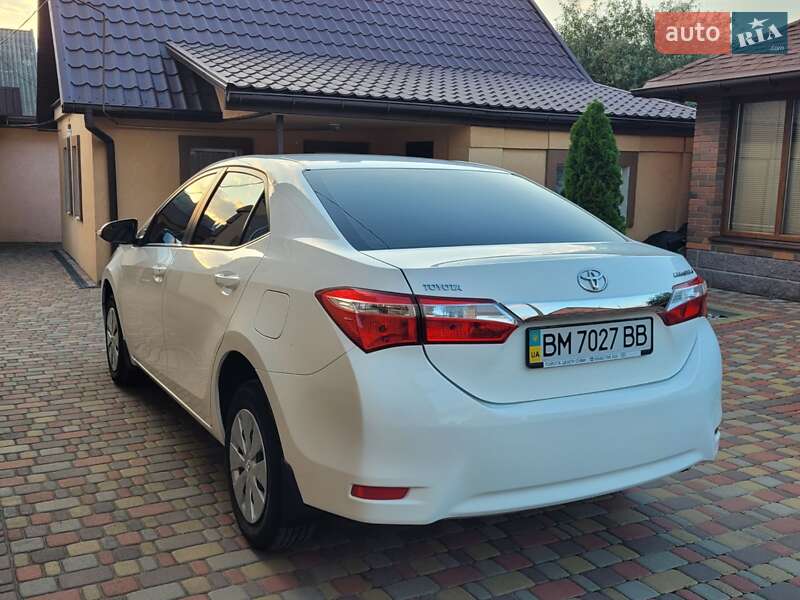 Седан Toyota Corolla 2014 в Миргороде