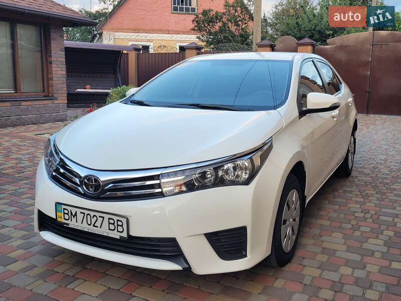 Седан Toyota Corolla 2014 в Миргороде
