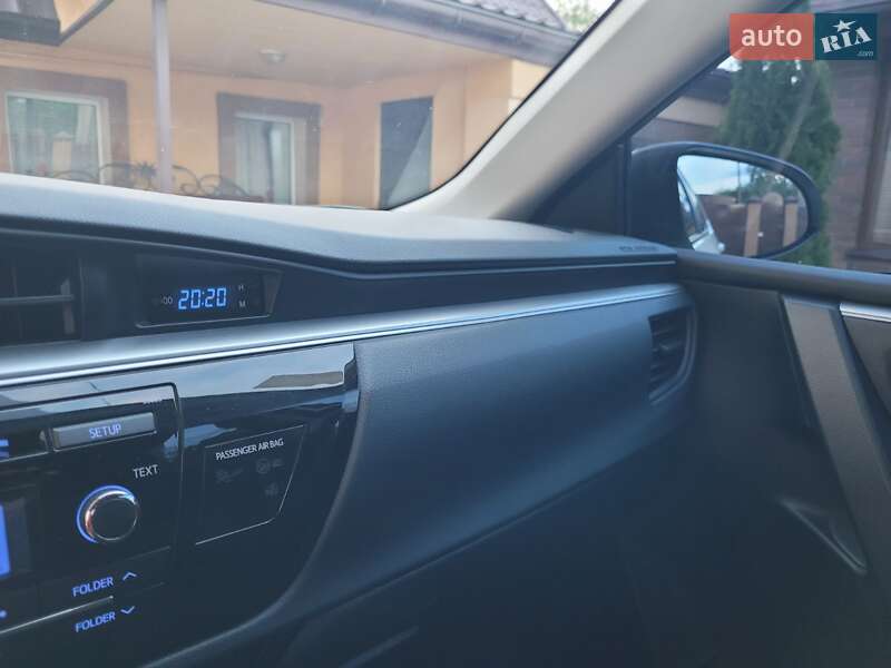 Седан Toyota Corolla 2014 в Миргороде