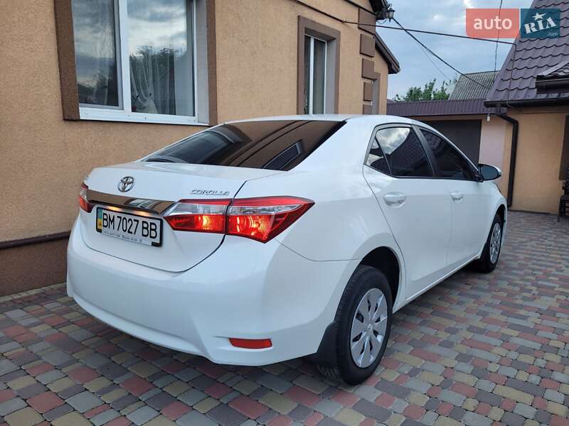 Седан Toyota Corolla 2014 в Миргороде