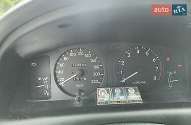 Хэтчбек Toyota Corolla 2001 в 