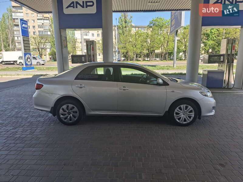 Седан Toyota Corolla 2008 в Николаеве