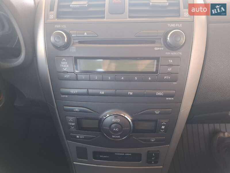Седан Toyota Corolla 2008 в Николаеве