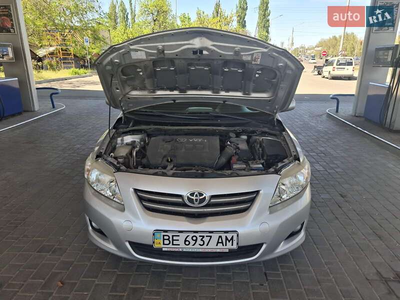 Седан Toyota Corolla 2008 в Николаеве