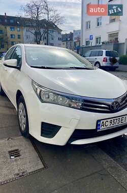 Седан Toyota Corolla 2013 в Луцке