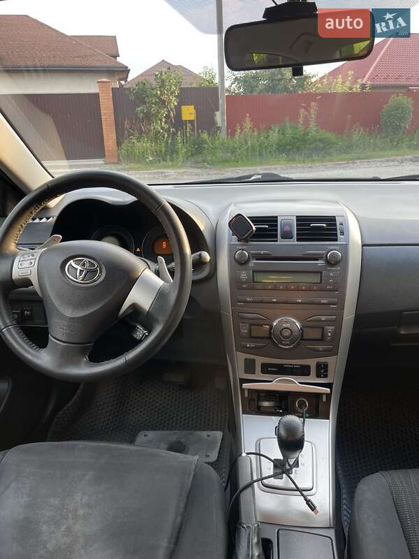 Седан Toyota Corolla 2008 в Гатном