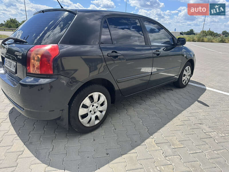 Хэтчбек Toyota Corolla 2004 в Виннице