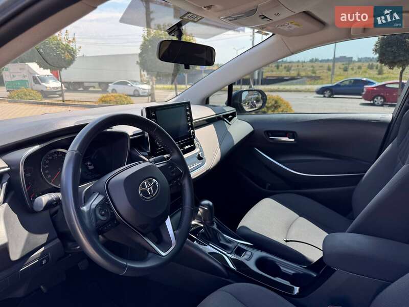 Седан Toyota Corolla 2022 в Києві